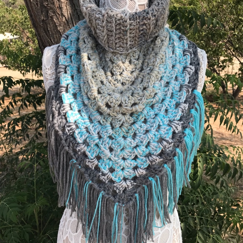 Triangle scarf